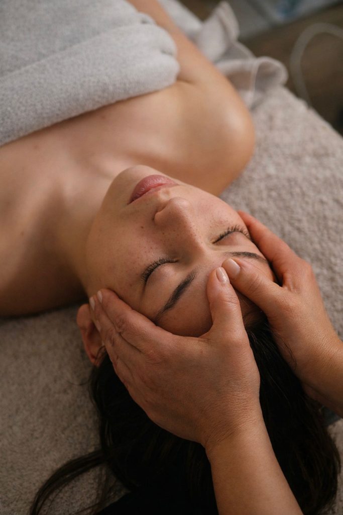 BELASANA MASSAGE - Formations en massage esthétique & bien-être - Genève